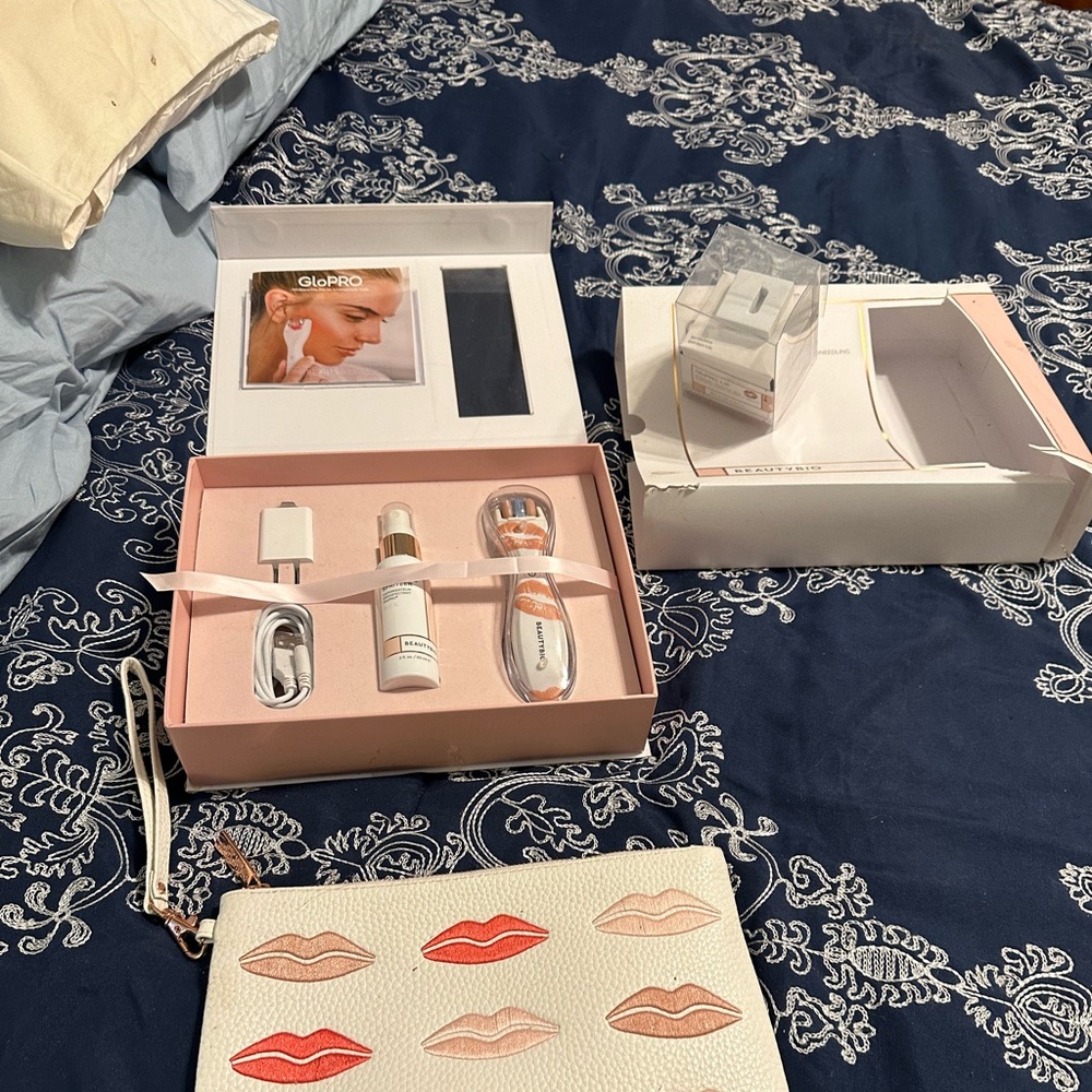 Glo pro/and lip head with case  in box. Experimented with just a time or two.